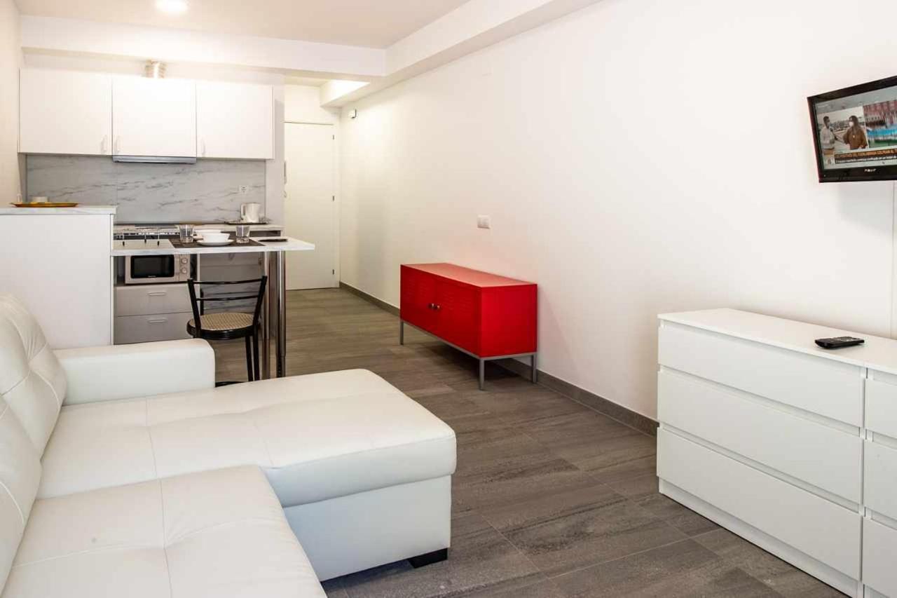 Estudio nuevo en el centro de Banyoles para 2 personas Apartamento Exterior foto